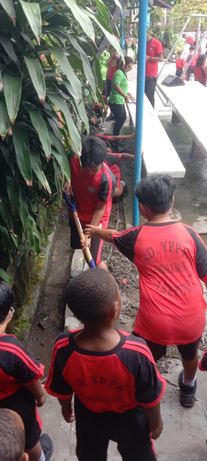 JUMAT BERSIH DAN NILAI EDUKASI